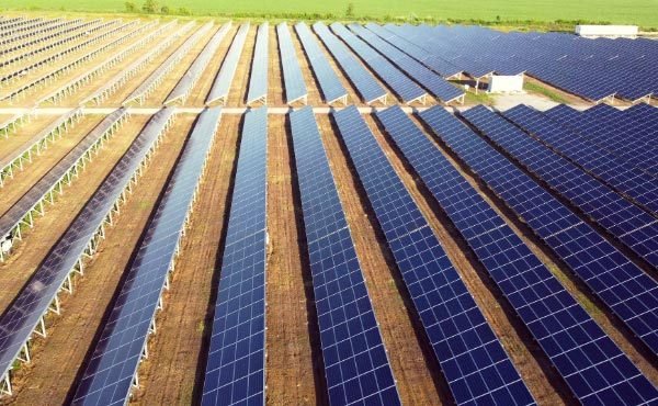 Industrial-Solar-Farm